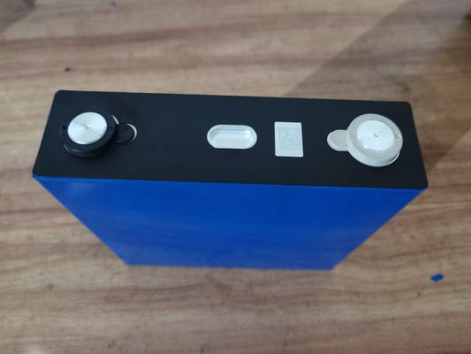 3.2V 120AH LiFePO4のリチウム電池のパック3000回のサイクル寿命